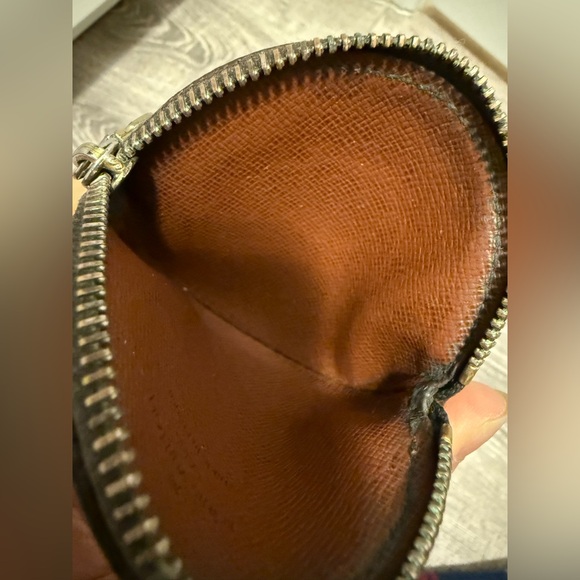 Authentic Louis Vuitton Round Coin Purse - Picture 2 of 11